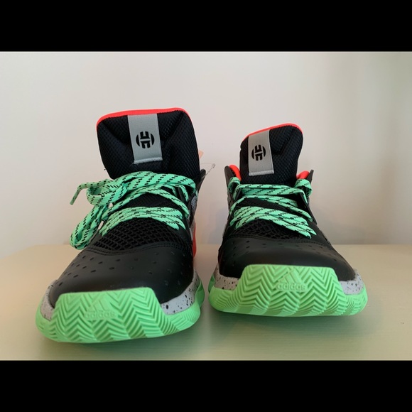 Hi I am selling Brand new Adidas sneakers - Picture 6 of 6